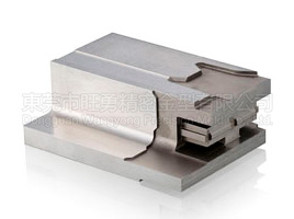 精密な放電部品