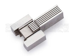 精密なワイヤカット部品