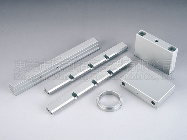 精密金型パーツ